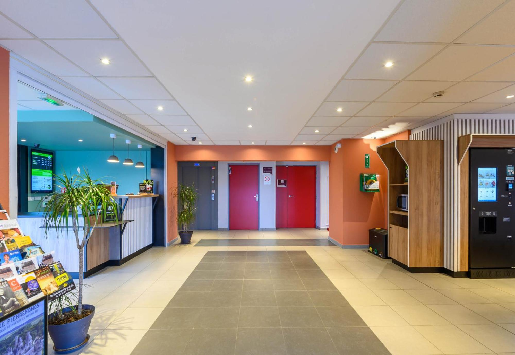 B&B Hotel Compiegne Thourotte Buitenkant foto